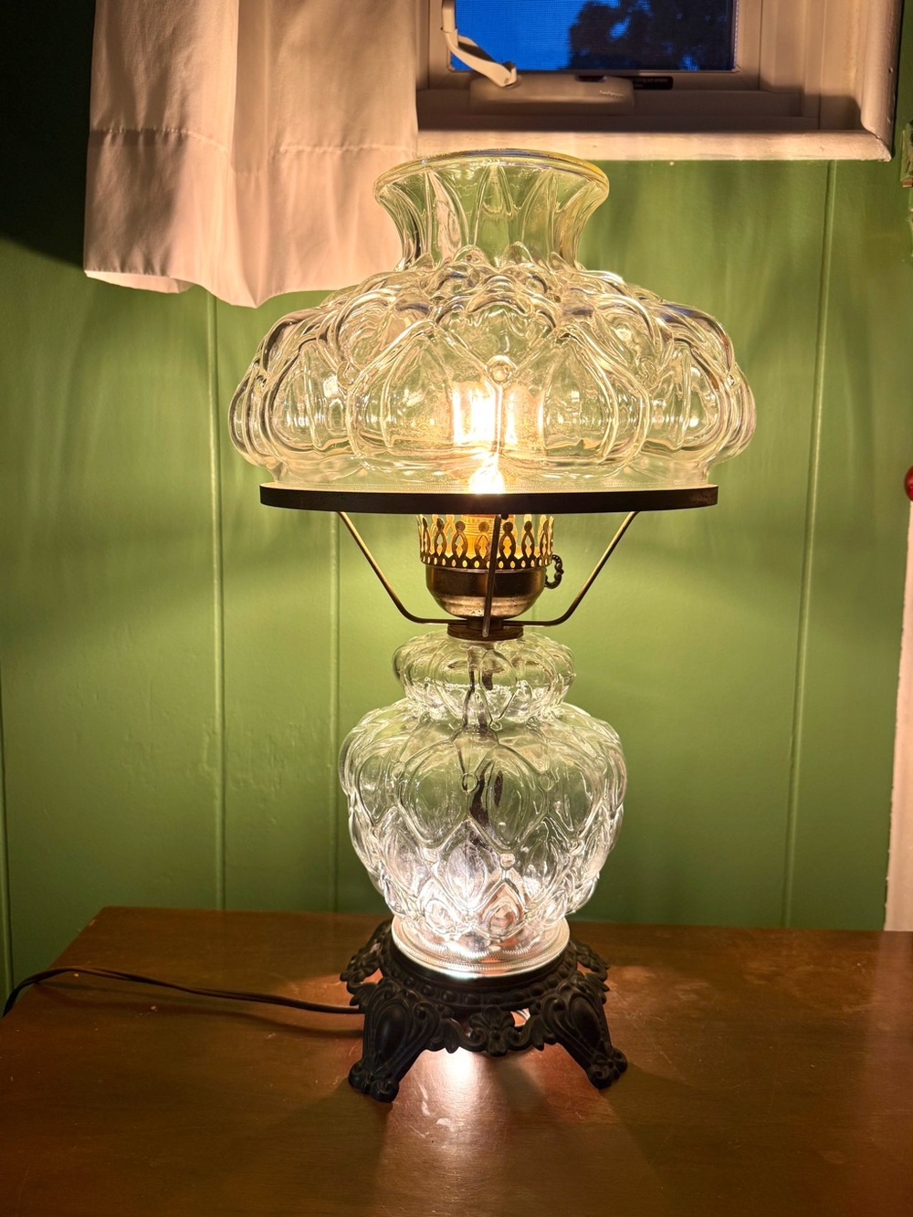 Vintage “Quilted” clear glass hurricane 3 way lamp gone with the wind lamp